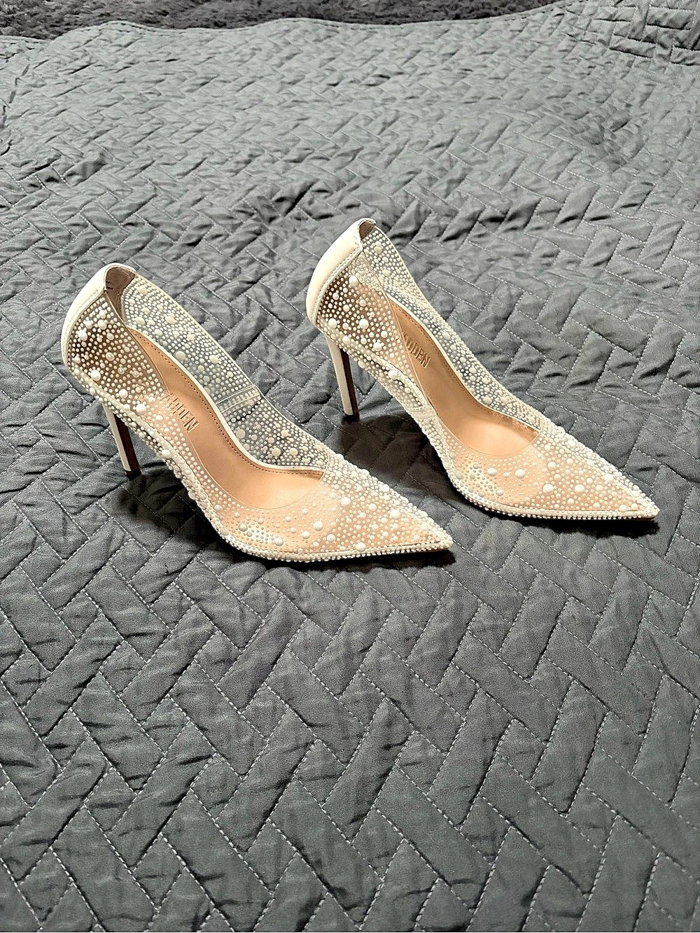 Steve Madden THRIVE-P Pearl Crystal Bridal Heels Size 6